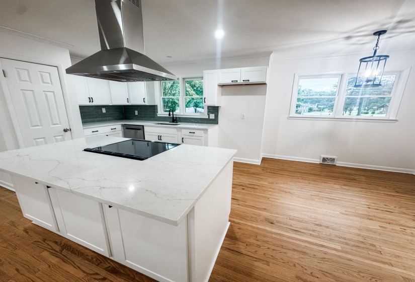 5504 NORMANDY RD, Memphis, Tennessee 38120, 3 Bedrooms Bedrooms, 7 Rooms Rooms,2.1 BathroomsBathrooms,Rental Properties,For Sale,NORMANDY,10224704