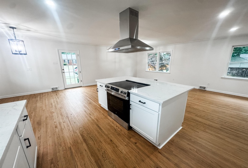 5504 NORMANDY RD, Memphis, Tennessee 38120, 3 Bedrooms Bedrooms, 7 Rooms Rooms,2.1 BathroomsBathrooms,Rental Properties,For Sale,NORMANDY,10224704