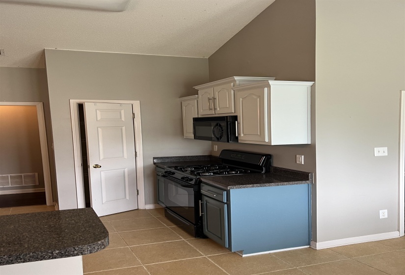 9837 OLDHAM DR, Cordova, Tennessee 38016, 3 Bedrooms Bedrooms, 7 Rooms Rooms,2 BathroomsBathrooms,Rental Properties,For Sale,OLDHAM,10224741