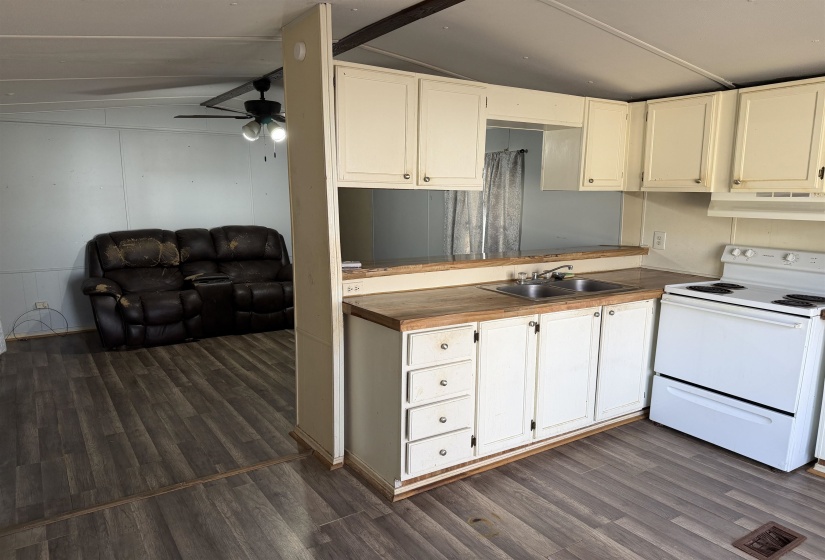520 COY HILL RD, Olivehill, Tennessee 38475, 2 Bedrooms Bedrooms, 5 Rooms Rooms,1 BathroomBathrooms,Residential,For Sale,COY HILL,10213004