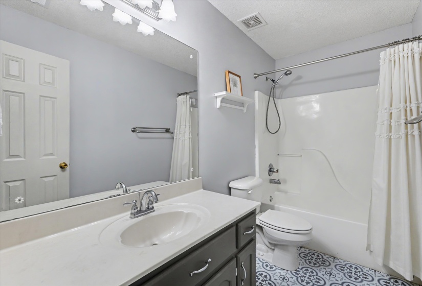 7228 SHADY OAKS DR, Bartlett, Tennessee 38133, 4 Bedrooms Bedrooms, 8 Rooms Rooms,2 BathroomsBathrooms,Residential,For Sale,SHADY OAKS,10224722