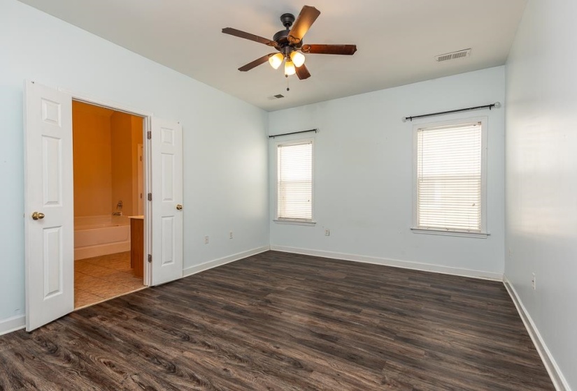 1317 ISLAND PL, Memphis, Tennessee 38103, 3 Bedrooms Bedrooms, 6 Rooms Rooms,2.1 BathroomsBathrooms,Residential,For Sale,ISLAND,10224726