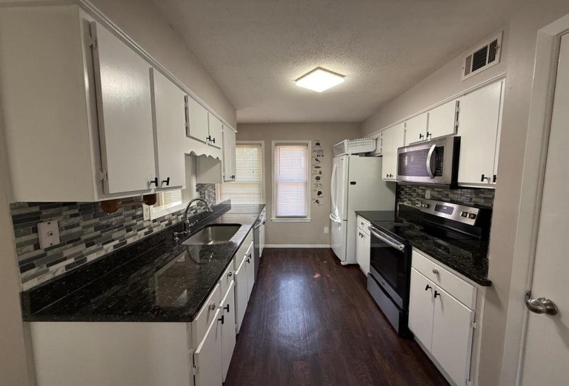 8498 BERGEN CV, Memphis, Tennessee 38018, 3 Bedroom Bedrooms, 6 Room Rooms,2 BathroomBathrooms,Residential,For Sale,BERGEN,0,10224740
