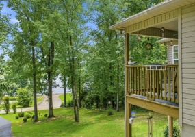 300 FEATHERFOOT PARKWAY LOOP, Parsons, Tennessee 38363, 4 Bedrooms Bedrooms, 11 Rooms Rooms,3 BathroomsBathrooms,Residential,For Sale,FEATHERFOOT PARKWAY,10224745