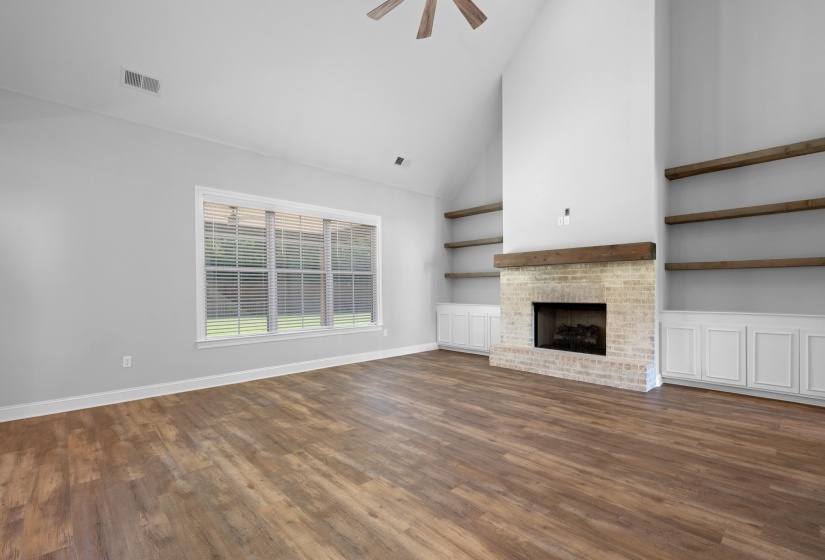 4325 JENNY LN, Hernando, Mississippi 38632, 4 Bedrooms Bedrooms, 8 Rooms Rooms,3.1 BathroomsBathrooms,Residential,For Sale,JENNY,10224746