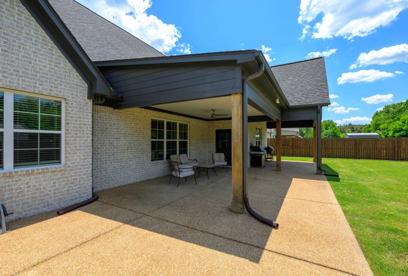 4325 JENNY LN, Hernando, Mississippi 38632, 4 Bedrooms Bedrooms, 8 Rooms Rooms,3.1 BathroomsBathrooms,Residential,For Sale,JENNY,10224746
