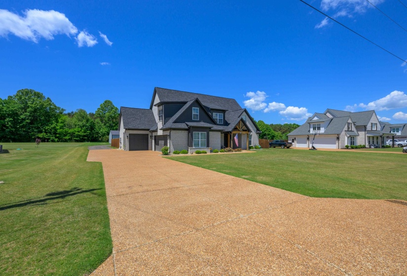 4325 JENNY LN, Hernando, Mississippi 38632, 4 Bedrooms Bedrooms, 8 Rooms Rooms,3.1 BathroomsBathrooms,Residential,For Sale,JENNY,10224746