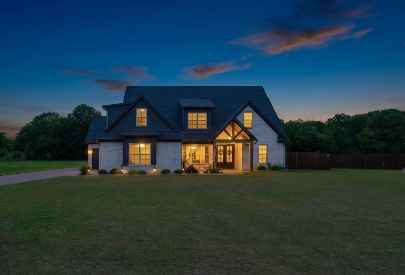 4325 JENNY LN, Hernando, Mississippi 38632, 4 Bedrooms Bedrooms, 8 Rooms Rooms,3.1 BathroomsBathrooms,Residential,For Sale,JENNY,10224746