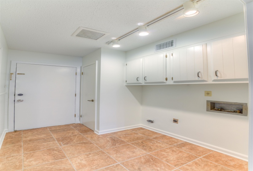 2193 WOODRUFF DR, Germantown, Tennessee 38138, 5 Bedrooms Bedrooms, 9 Rooms Rooms,3.1 BathroomsBathrooms,Residential,For Sale,WOODRUFF,10224748