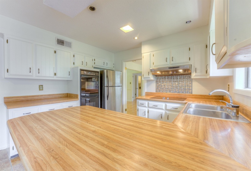 2193 WOODRUFF DR, Germantown, Tennessee 38138, 5 Bedrooms Bedrooms, 9 Rooms Rooms,3.1 BathroomsBathrooms,Residential,For Sale,WOODRUFF,10224748