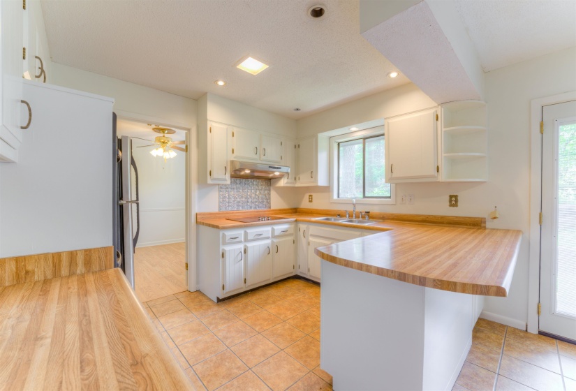 2193 WOODRUFF DR, Germantown, Tennessee 38138, 5 Bedrooms Bedrooms, 9 Rooms Rooms,3.1 BathroomsBathrooms,Residential,For Sale,WOODRUFF,10224748