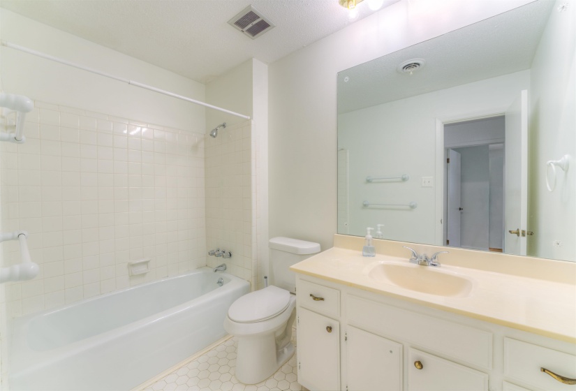 2193 WOODRUFF DR, Germantown, Tennessee 38138, 5 Bedrooms Bedrooms, 9 Rooms Rooms,3.1 BathroomsBathrooms,Residential,For Sale,WOODRUFF,10224748