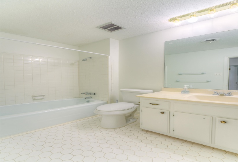2193 WOODRUFF DR, Germantown, Tennessee 38138, 5 Bedrooms Bedrooms, 9 Rooms Rooms,3.1 BathroomsBathrooms,Residential,For Sale,WOODRUFF,10224748