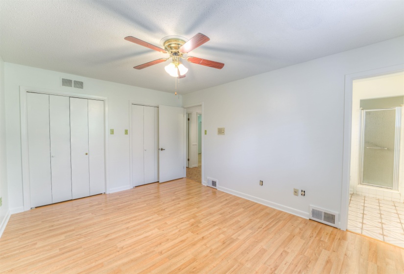 2193 WOODRUFF DR, Germantown, Tennessee 38138, 5 Bedrooms Bedrooms, 9 Rooms Rooms,3.1 BathroomsBathrooms,Residential,For Sale,WOODRUFF,10224748