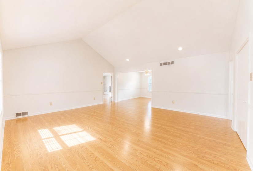 2193 WOODRUFF DR, Germantown, Tennessee 38138, 5 Bedrooms Bedrooms, 9 Rooms Rooms,3.1 BathroomsBathrooms,Residential,For Sale,WOODRUFF,10224748