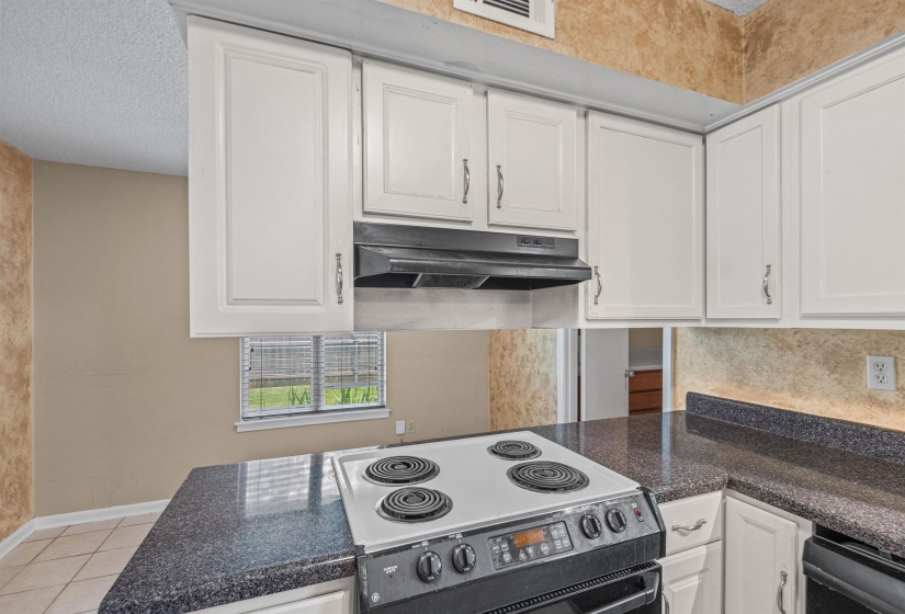 1032 GREENCLIFF RD, Collierville, Tennessee 38017, 3 Bedrooms Bedrooms, 6 Rooms Rooms,1.1 BathroomsBathrooms,Residential,For Sale,GREENCLIFF,10224752