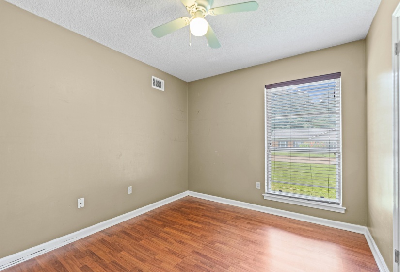 1032 GREENCLIFF RD, Collierville, Tennessee 38017, 3 Bedrooms Bedrooms, 6 Rooms Rooms,1.1 BathroomsBathrooms,Residential,For Sale,GREENCLIFF,10224752