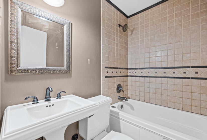 1032 GREENCLIFF RD, Collierville, Tennessee 38017, 3 Bedrooms Bedrooms, 6 Rooms Rooms,1.1 BathroomsBathrooms,Residential,For Sale,GREENCLIFF,10224752