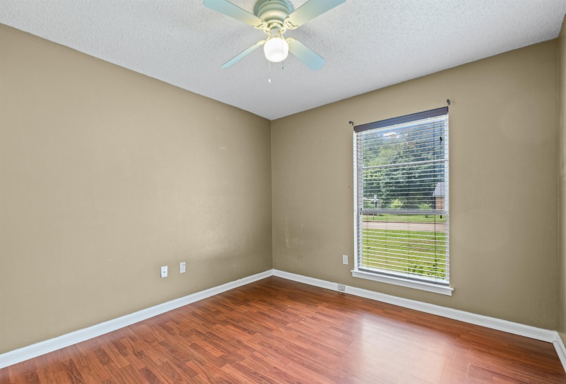 1032 GREENCLIFF RD, Collierville, Tennessee 38017, 3 Bedrooms Bedrooms, 6 Rooms Rooms,1.1 BathroomsBathrooms,Residential,For Sale,GREENCLIFF,10224752