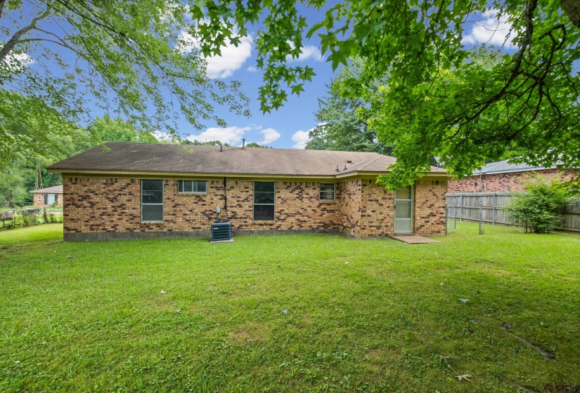 1032 GREENCLIFF RD, Collierville, Tennessee 38017, 3 Bedrooms Bedrooms, 6 Rooms Rooms,1.1 BathroomsBathrooms,Residential,For Sale,GREENCLIFF,10224752