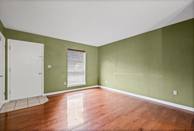 1032 GREENCLIFF RD, Collierville, Tennessee 38017, 3 Bedrooms Bedrooms, 6 Rooms Rooms,1.1 BathroomsBathrooms,Residential,For Sale,GREENCLIFF,10224752