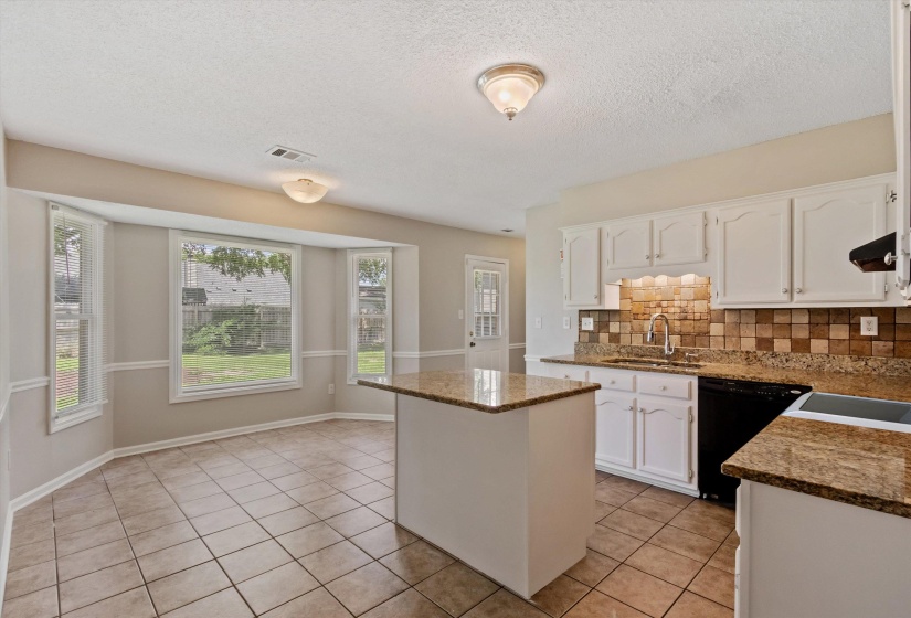 856 WOOD SHADOWS DR, Memphis, Tennessee 38018, 4 Bedrooms Bedrooms, 7 Rooms Rooms,2.1 BathroomsBathrooms,Residential,For Sale,WOOD SHADOWS,10224767