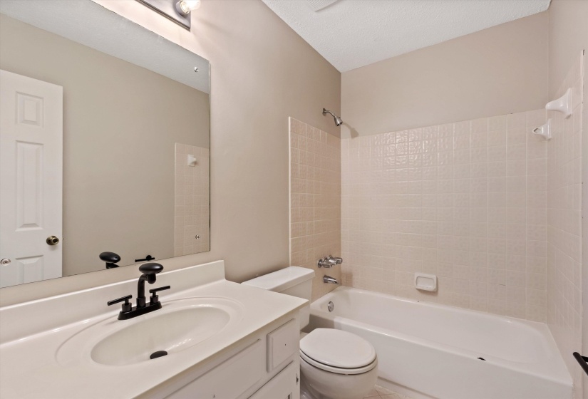 856 WOOD SHADOWS DR, Memphis, Tennessee 38018, 4 Bedrooms Bedrooms, 7 Rooms Rooms,2.1 BathroomsBathrooms,Residential,For Sale,WOOD SHADOWS,10224767