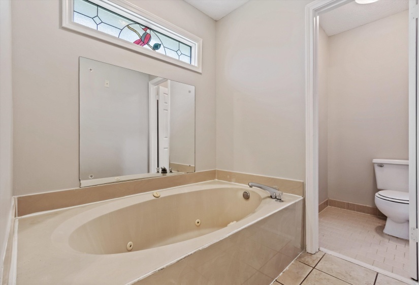 856 WOOD SHADOWS DR, Memphis, Tennessee 38018, 4 Bedrooms Bedrooms, 7 Rooms Rooms,2.1 BathroomsBathrooms,Residential,For Sale,WOOD SHADOWS,10224767