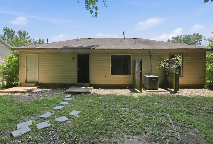 3831 BLACK FORREST DR, Memphis, Tennessee 38128, 3 Bedrooms Bedrooms, 5 Rooms Rooms,2 BathroomsBathrooms,Residential,For Sale,BLACK FORREST,10224770
