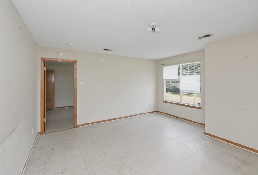 3831 BLACK FORREST DR, Memphis, Tennessee 38128, 3 Bedrooms Bedrooms, 5 Rooms Rooms,2 BathroomsBathrooms,Residential,For Sale,BLACK FORREST,10224770