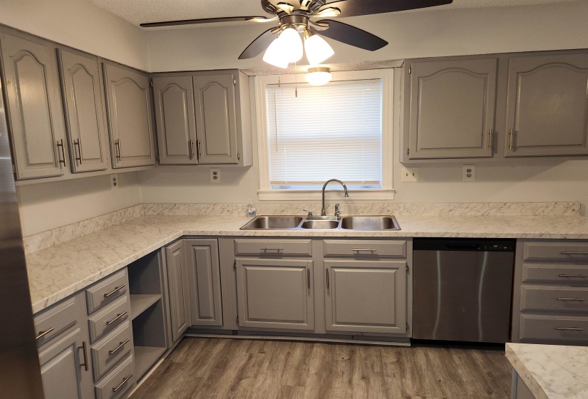 7188 PLEASANT RIDGE DR, Unincorporated, Tennessee 38002, 4 Bedrooms Bedrooms, 9 Rooms Rooms,2.1 BathroomsBathrooms,Rental Properties,For Sale,PLEASANT RIDGE,10224794
