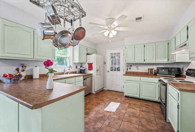 415 VALLEYWOOD CV, Collierville, Tennessee 38017, 4 Bedroom Bedrooms, 7 Room Rooms,2.1 BathroomBathrooms,Residential,For Sale,VALLEYWOOD,0,10219620