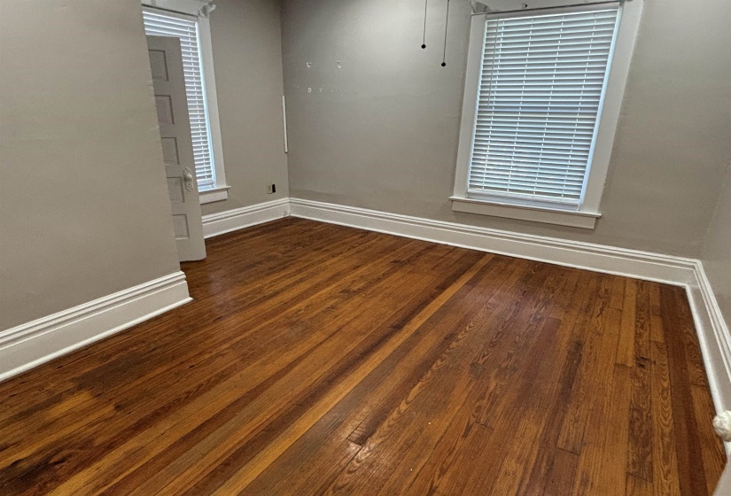 2183 HARBERT AVE, Memphis, Tennessee 38104, 4 Bedroom Bedrooms, 8 Room Rooms,2.1 BathroomBathrooms,Residential,For Sale,HARBERT,0,10221082