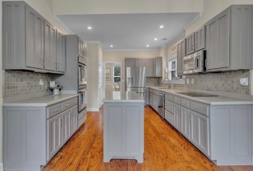 9441 LAKE BRIDGE DR, Lakeland, Tennessee 38002, 4 Bedrooms Bedrooms, 10 Rooms Rooms,4 BathroomsBathrooms,Residential,For Sale,LAKE BRIDGE,10224786