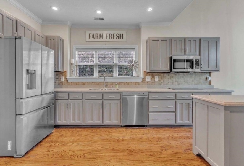 9441 LAKE BRIDGE DR, Lakeland, Tennessee 38002, 4 Bedrooms Bedrooms, 10 Rooms Rooms,4 BathroomsBathrooms,Residential,For Sale,LAKE BRIDGE,10224786