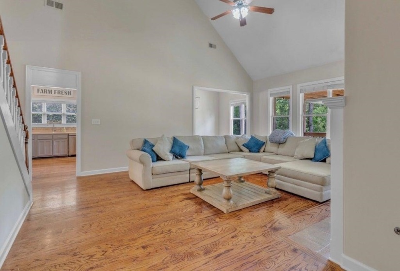9441 LAKE BRIDGE DR, Lakeland, Tennessee 38002, 4 Bedrooms Bedrooms, 10 Rooms Rooms,4 BathroomsBathrooms,Residential,For Sale,LAKE BRIDGE,10224786