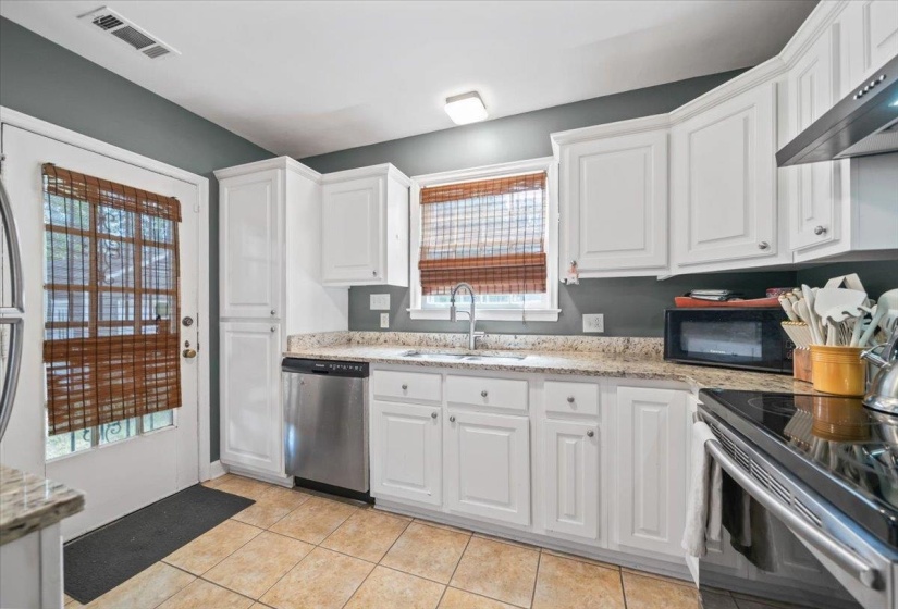 3633 GALLOWAY AVE, Memphis, Tennessee 38122, 2 Bedrooms Bedrooms, 6 Rooms Rooms,1 BathroomBathrooms,Residential,For Sale,GALLOWAY,10224792