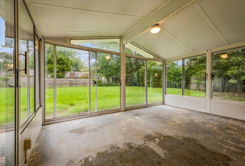 5304 QUINCE RD, Memphis, Tennessee 38117, 3 Bedrooms Bedrooms, 7 Rooms Rooms,2 BathroomsBathrooms,Residential,For Sale,QUINCE,10224796