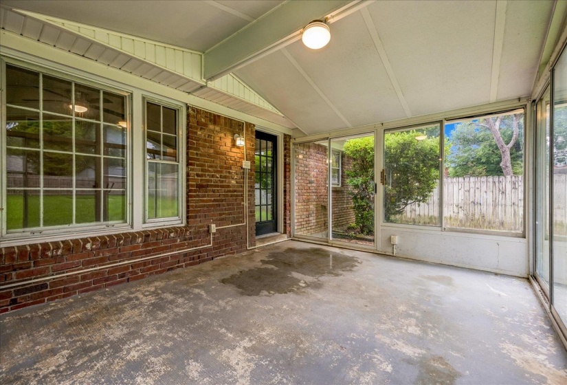 5304 QUINCE RD, Memphis, Tennessee 38117, 3 Bedrooms Bedrooms, 7 Rooms Rooms,2 BathroomsBathrooms,Residential,For Sale,QUINCE,10224796