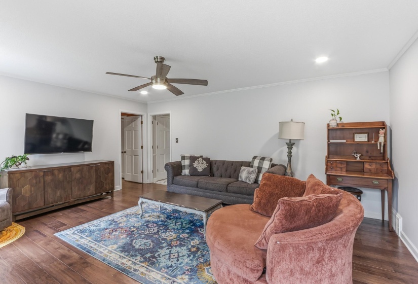 5739 ASHBRIAR AVE, Memphis, Tennessee 38120, 3 Bedrooms Bedrooms, 7 Rooms Rooms,2 BathroomsBathrooms,Residential,For Sale,ASHBRIAR,10224798
