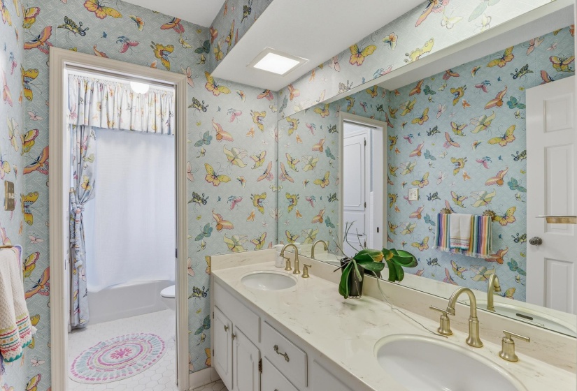 5739 ASHBRIAR AVE, Memphis, Tennessee 38120, 3 Bedrooms Bedrooms, 7 Rooms Rooms,2 BathroomsBathrooms,Residential,For Sale,ASHBRIAR,10224798