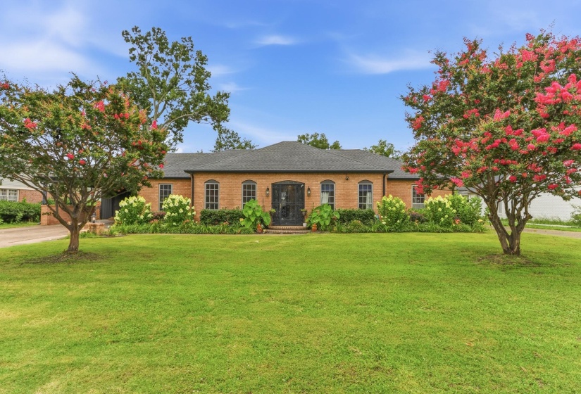 5739 ASHBRIAR AVE, Memphis, Tennessee 38120, 3 Bedrooms Bedrooms, 7 Rooms Rooms,2 BathroomsBathrooms,Residential,For Sale,ASHBRIAR,10224798