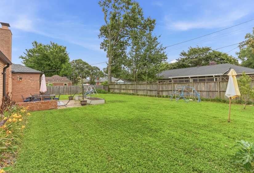 5739 ASHBRIAR AVE, Memphis, Tennessee 38120, 3 Bedrooms Bedrooms, 7 Rooms Rooms,2 BathroomsBathrooms,Residential,For Sale,ASHBRIAR,10224798