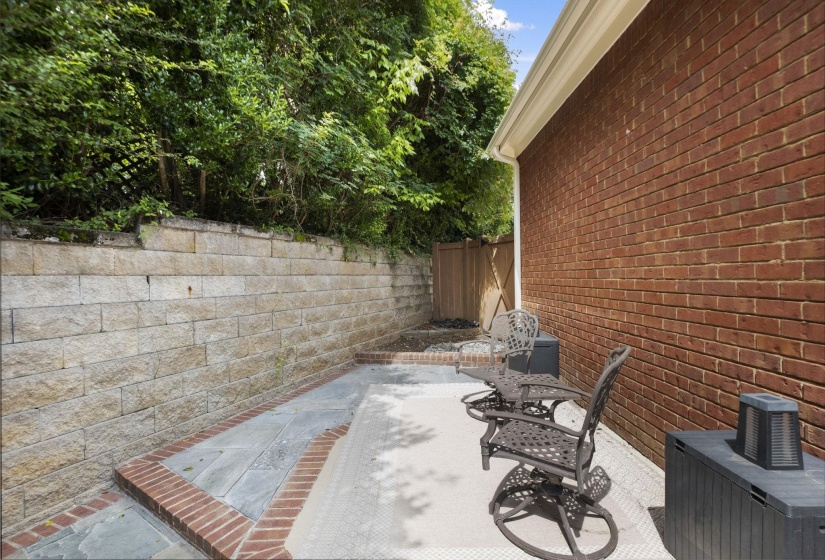 1918 ELZEY AVE, Memphis, Tennessee 38104, 3 Bedrooms Bedrooms, 7 Rooms Rooms,2.1 BathroomsBathrooms,Residential,For Sale,ELZEY,10224532