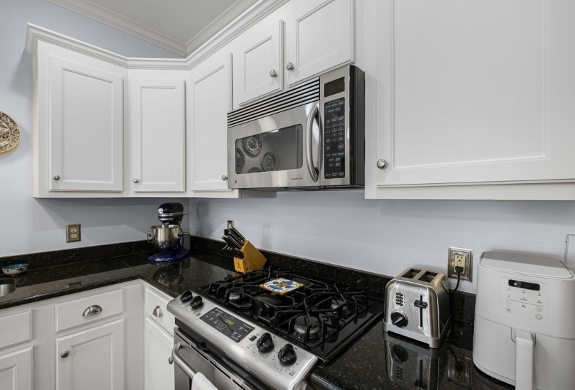 1918 ELZEY AVE, Memphis, Tennessee 38104, 3 Bedrooms Bedrooms, 7 Rooms Rooms,2.1 BathroomsBathrooms,Residential,For Sale,ELZEY,10224532