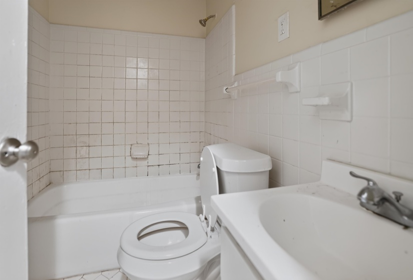 3242 MARKLEY ST, Memphis, Tennessee 38127, 3 Bedrooms Bedrooms, 6 Rooms Rooms,1.1 BathroomsBathrooms,Residential,For Sale,MARKLEY,10224775
