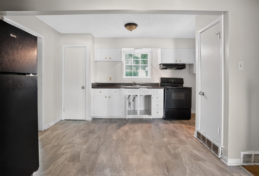 3520 LEHI DR, Memphis, Tennessee 38128, 4 Bedrooms Bedrooms, 7 Rooms Rooms,2 BathroomsBathrooms,Residential,For Sale,LEHI,10224776