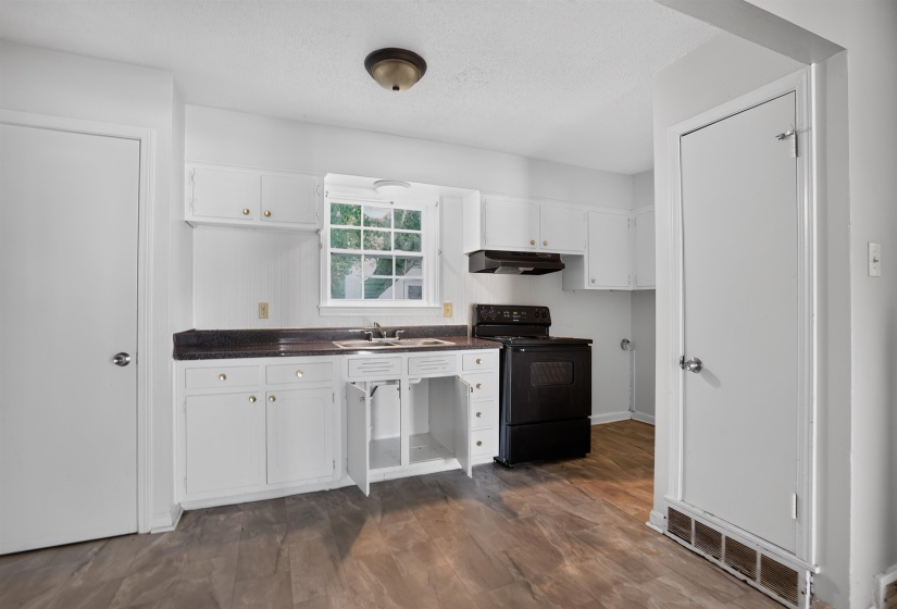 3520 LEHI DR, Memphis, Tennessee 38128, 4 Bedrooms Bedrooms, 7 Rooms Rooms,2 BathroomsBathrooms,Residential,For Sale,LEHI,10224776