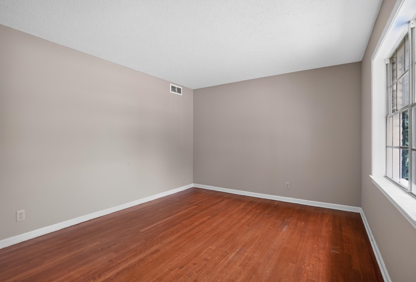 3520 LEHI DR, Memphis, Tennessee 38128, 4 Bedrooms Bedrooms, 7 Rooms Rooms,2 BathroomsBathrooms,Residential,For Sale,LEHI,10224776