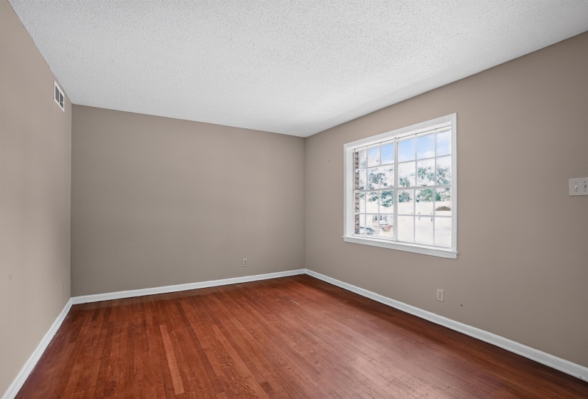 3520 LEHI DR, Memphis, Tennessee 38128, 4 Bedrooms Bedrooms, 7 Rooms Rooms,2 BathroomsBathrooms,Residential,For Sale,LEHI,10224776